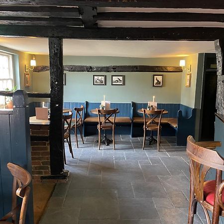 The Plume Of Feathers Farnham (Surrey) Exterior foto